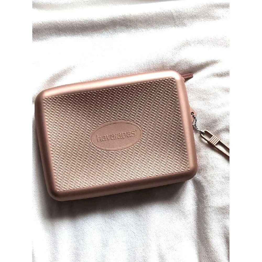 Havaianas Water Resistant Wristlet Zipper Bag Silicone Rose Gold Clutch